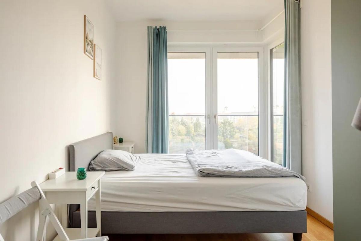 Appartement Hj 18 By Rockchair L Superhost Status L Super Flat, 2 Bedrooms 2 Bathrooms Balcony Elevator Welcomes You! Berlijn