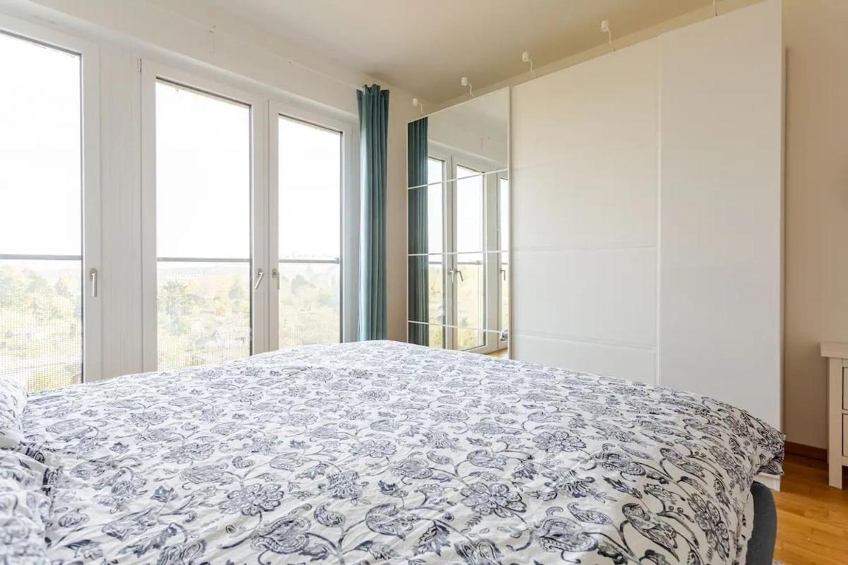 Hj 18 By Rockchair L Superhost Status L Super Flat, 2 Bedrooms 2 Bathrooms Balcony Elevator Welcomes You! Appartement *