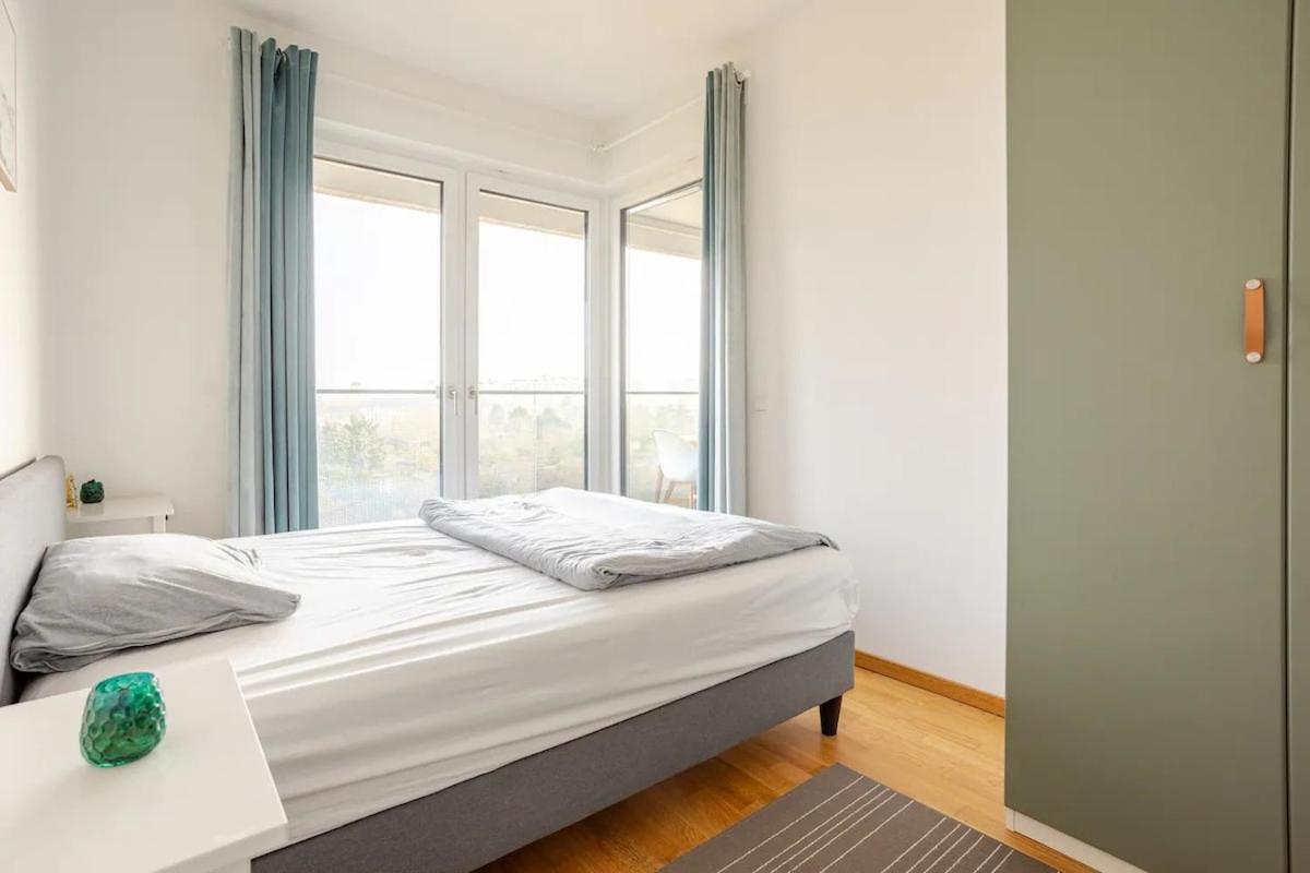 Hj 18 By Rockchair L Superhost Status L Super Flat, 2 Bedrooms 2 Bathrooms Balcony Elevator Welcomes You! Appartement Berlijn