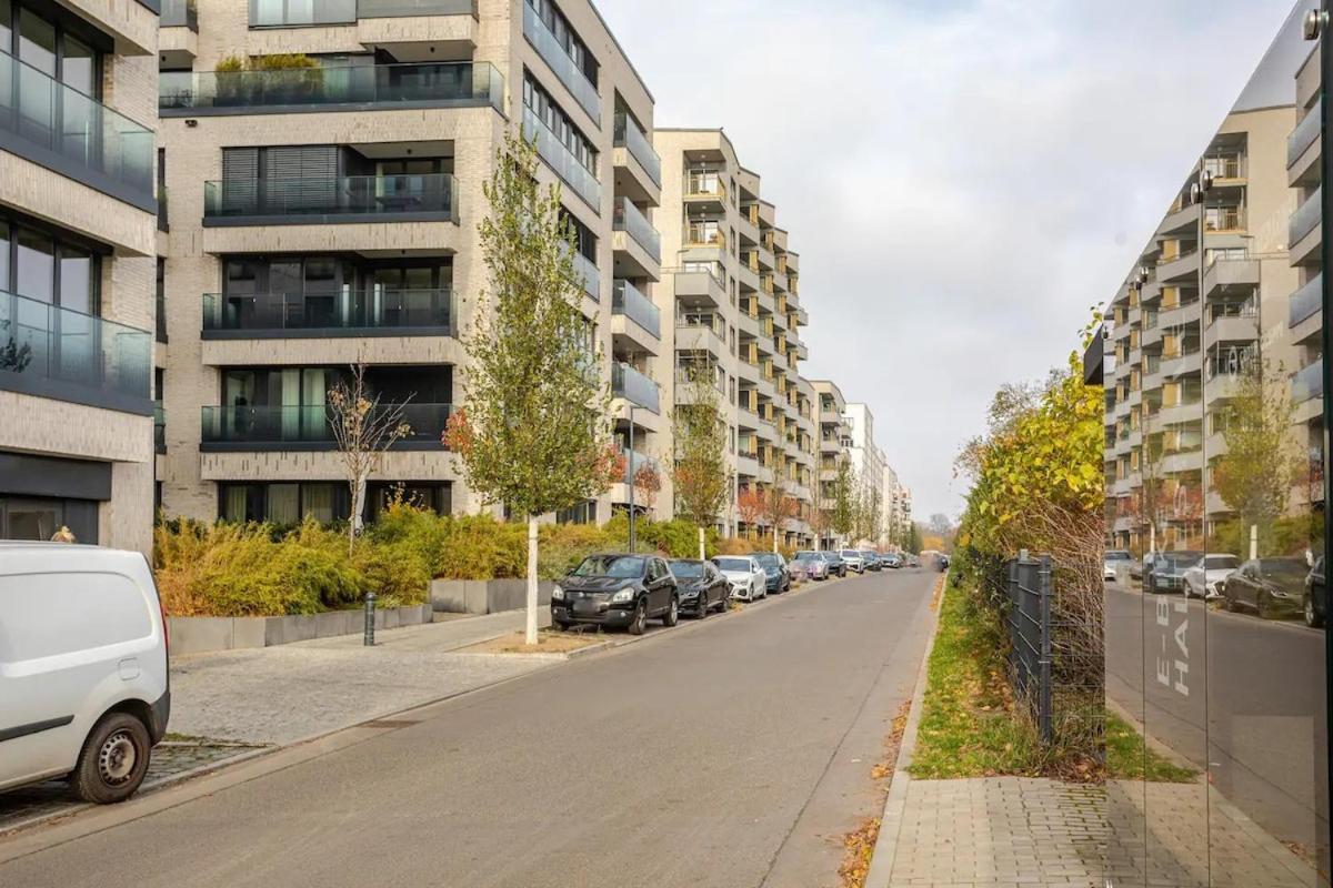 Appartement Hj 18 By Rockchair L Superhost Status L Super Flat, 2 Bedrooms 2 Bathrooms Balcony Elevator Welcomes You! Berlijn