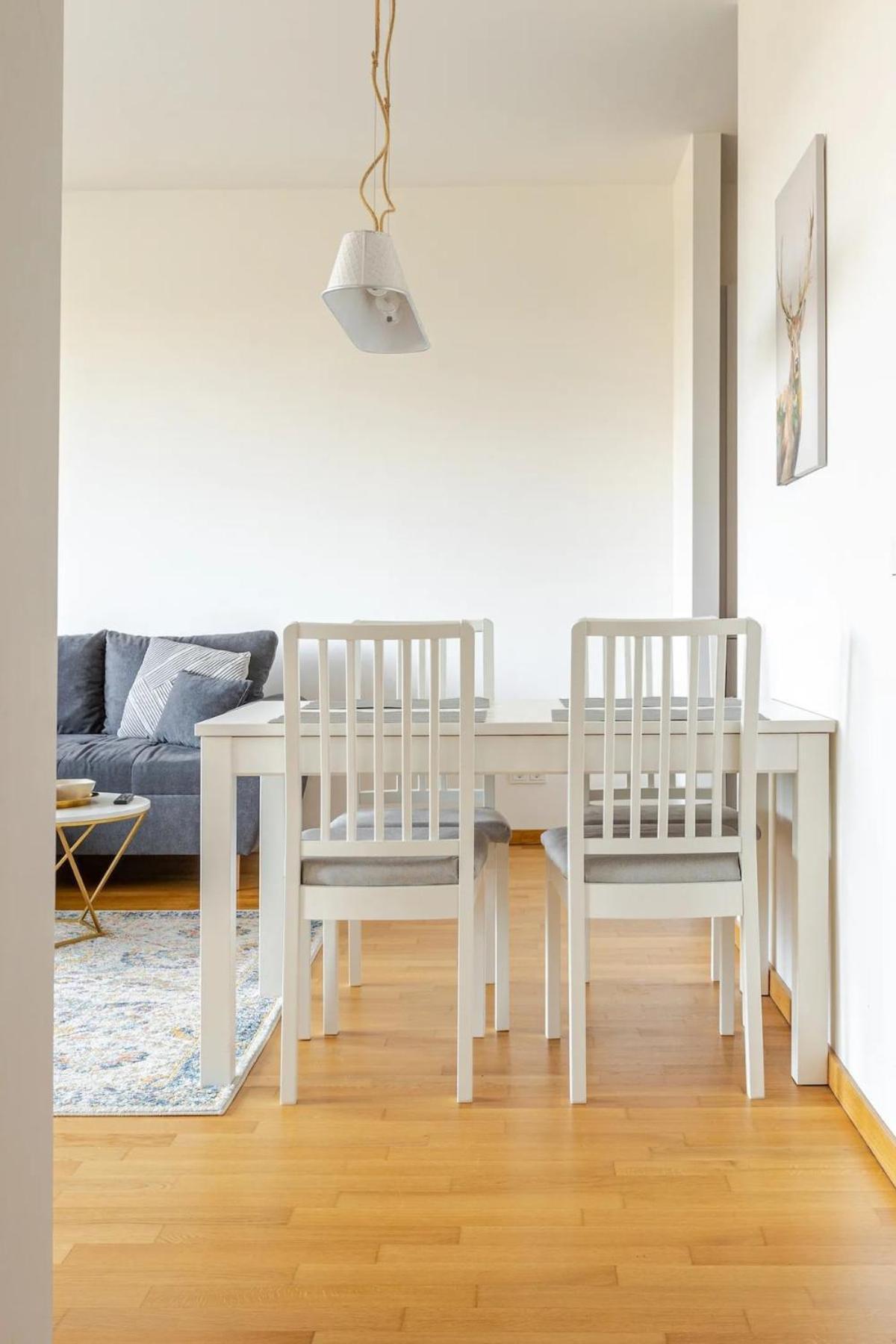 Appartement Hj 18 By Rockchair L Superhost Status L Super Flat, 2 Bedrooms 2 Bathrooms Balcony Elevator Welcomes You!