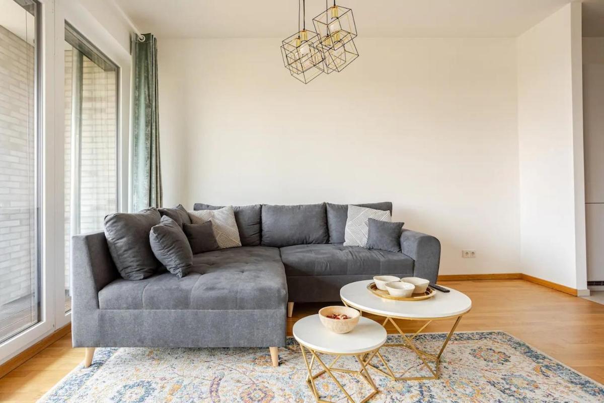 Appartement Hj 18 By Rockchair L Superhost Status L Super Flat, 2 Bedrooms 2 Bathrooms Balcony Elevator Welcomes You!