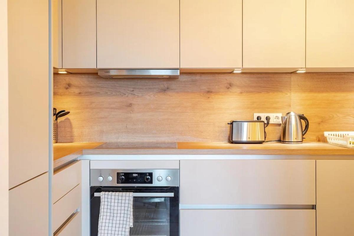Appartement Hj 18 By Rockchair L Superhost Status L Super Flat, 2 Bedrooms 2 Bathrooms Balcony Elevator Welcomes You!