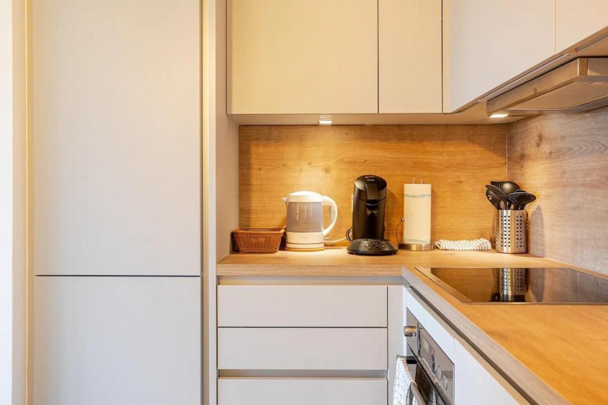 Appartement Hj 18 By Rockchair L Superhost Status L Super Flat, 2 Bedrooms 2 Bathrooms Balcony Elevator Welcomes You! Berlijn