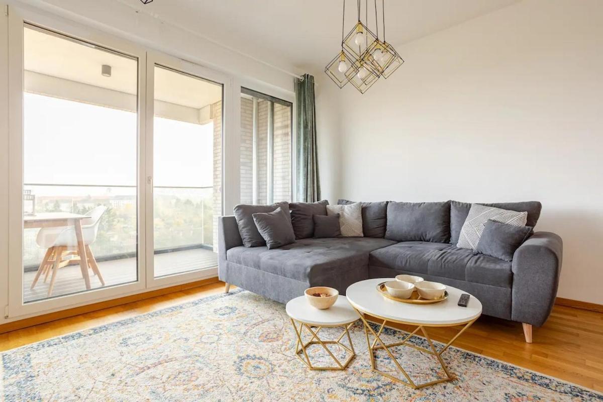 Hj 18 By Rockchair L Superhost Status L Super Flat, 2 Bedrooms 2 Bathrooms Balcony Elevator Welcomes You! Appartement